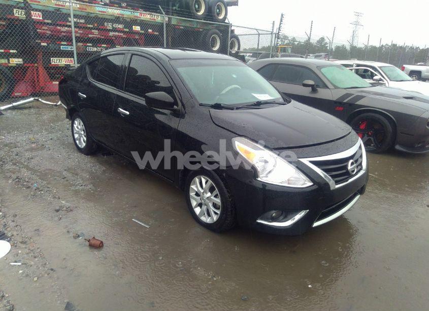 2018 Nissan Versa 1.6 SV (VIN 3N1CN7AP3JL846536) main photo