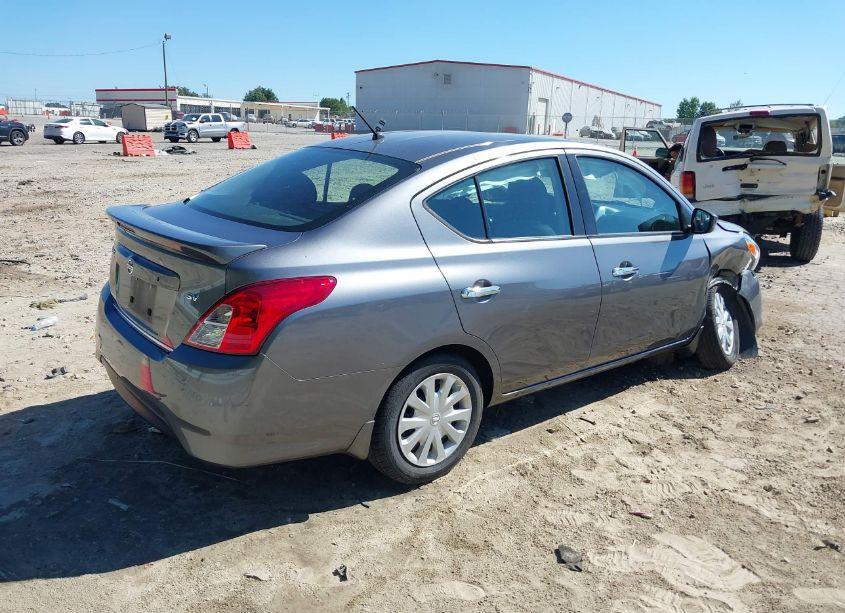 Photo 4 of 2018 Nissan Versa 1.6 SV (VIN 3N1CN7AP3JL855222)