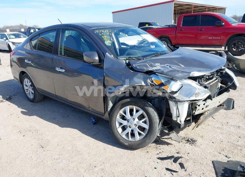 2018 Nissan Versa 1.6 SV (VIN 3N1CN7AP3JL872702) main photo