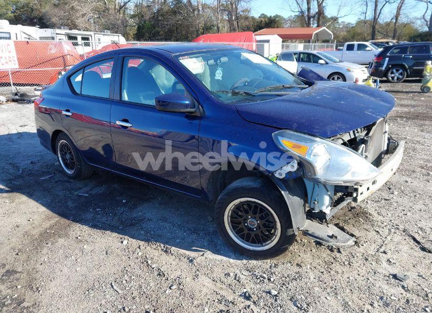 2018 Nissan Versa 1.6 SV (VIN 3N1CN7AP3JL877883) main photo