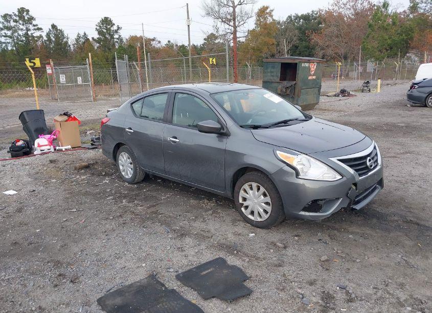 2018 Nissan Versa 1.6 SV (VIN 3N1CN7AP3JL887250) main photo