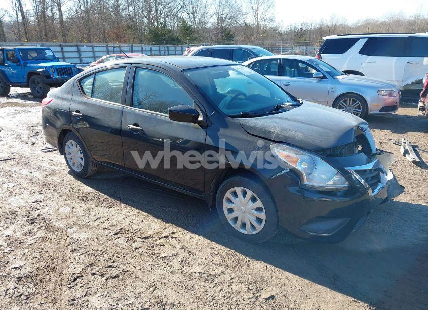 2018 Nissan Versa 1.6 S (VIN 3N1CN7AP3JL887958) main photo