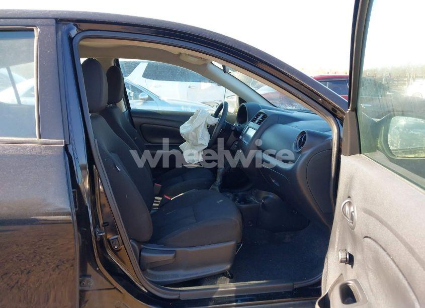 Photo 5 of 2018 Nissan Versa 1.6 S (VIN 3N1CN7AP3JL887958)