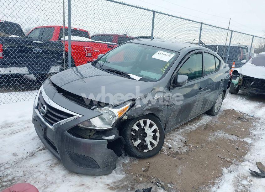 Photo 2 of 2019 Nissan Versa 1.6 S+ (VIN 3N1CN7AP3KL812906)