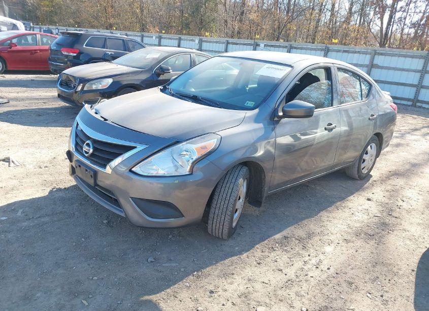 Photo 2 of 2019 Nissan Versa 1.6 S+ (VIN 3N1CN7AP3KL813960)