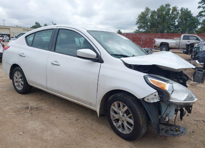 2019 Nissan Versa 1.6 SV (VIN 3N1CN7AP3KL814302) main photo