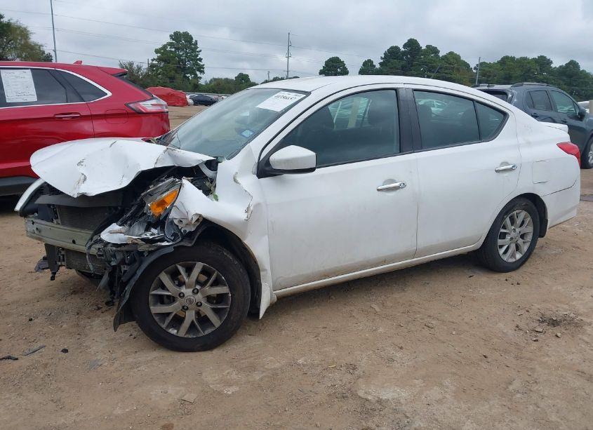 Photo 2 of 2019 Nissan Versa 1.6 SV (VIN 3N1CN7AP3KL814302)