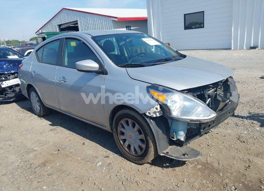 2019 Nissan Versa S/S PLUS/SV (VIN 3N1CN7AP3KL832766) main photo