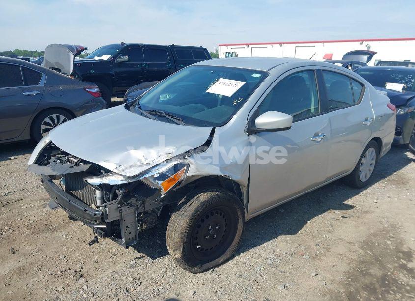 Photo 2 of 2019 Nissan Versa S/S PLUS/SV (VIN 3N1CN7AP3KL832766)