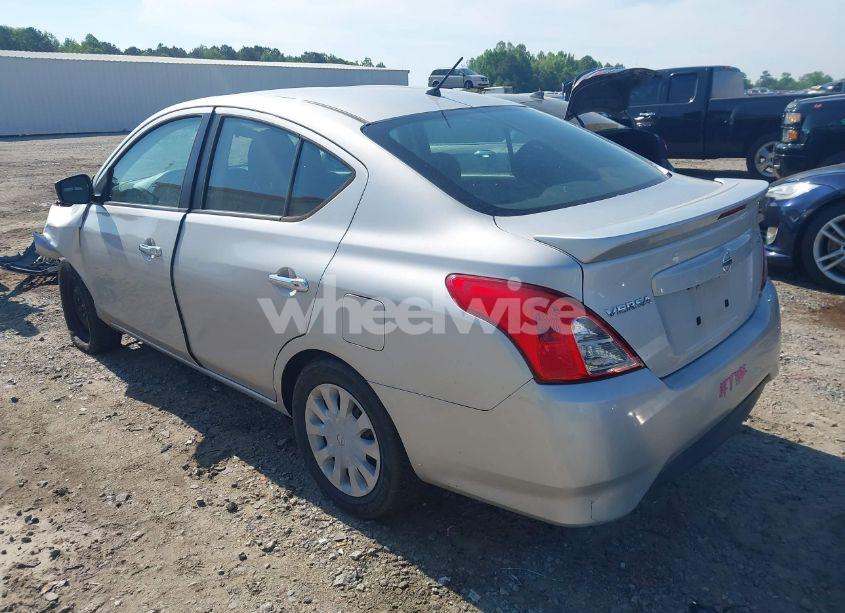Photo 3 of 2019 Nissan Versa S/S PLUS/SV (VIN 3N1CN7AP3KL832766)