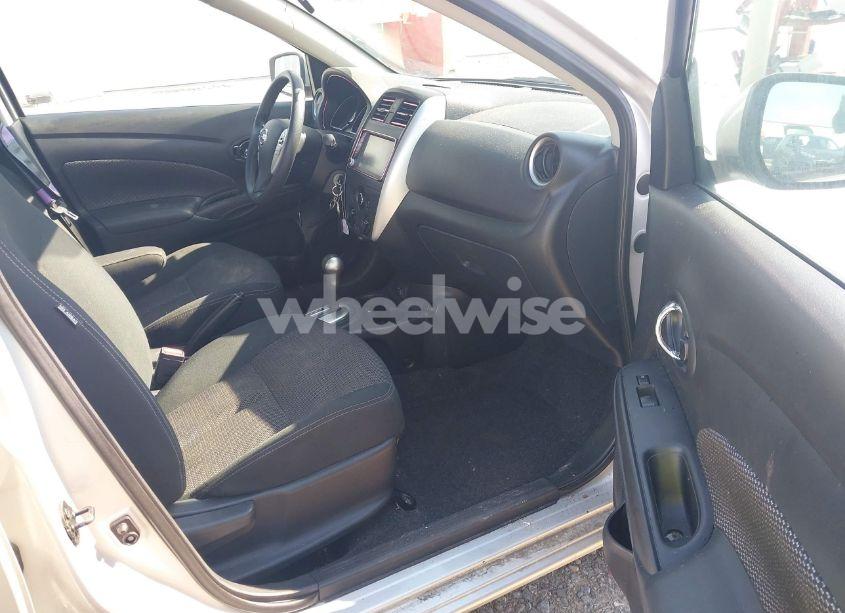 Photo 5 of 2019 Nissan Versa S/S PLUS/SV (VIN 3N1CN7AP3KL832766)