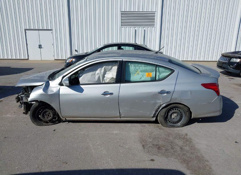 Photo 15 of 2019 Nissan Versa 1.6 SV (VIN 3N1CN7AP3KL833190)