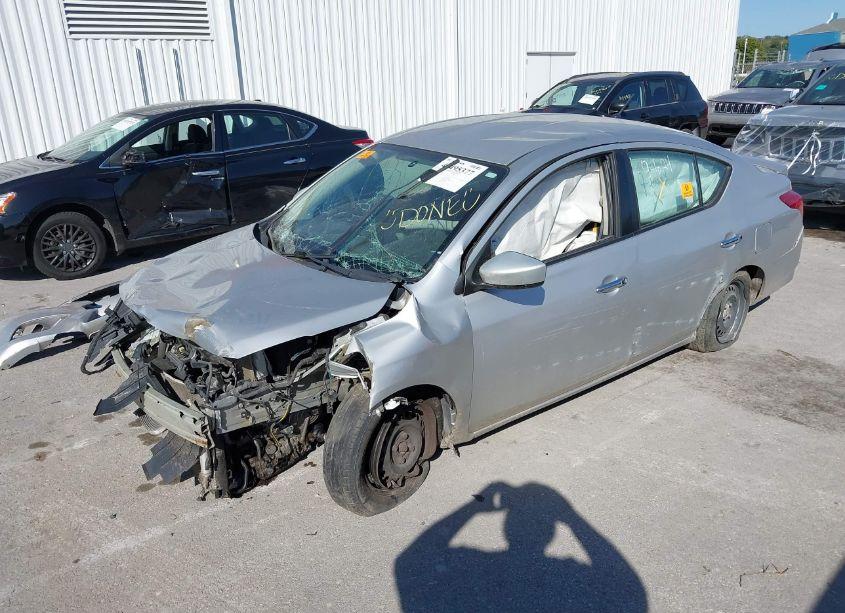 Photo 2 of 2019 Nissan Versa 1.6 SV (VIN 3N1CN7AP3KL833190)