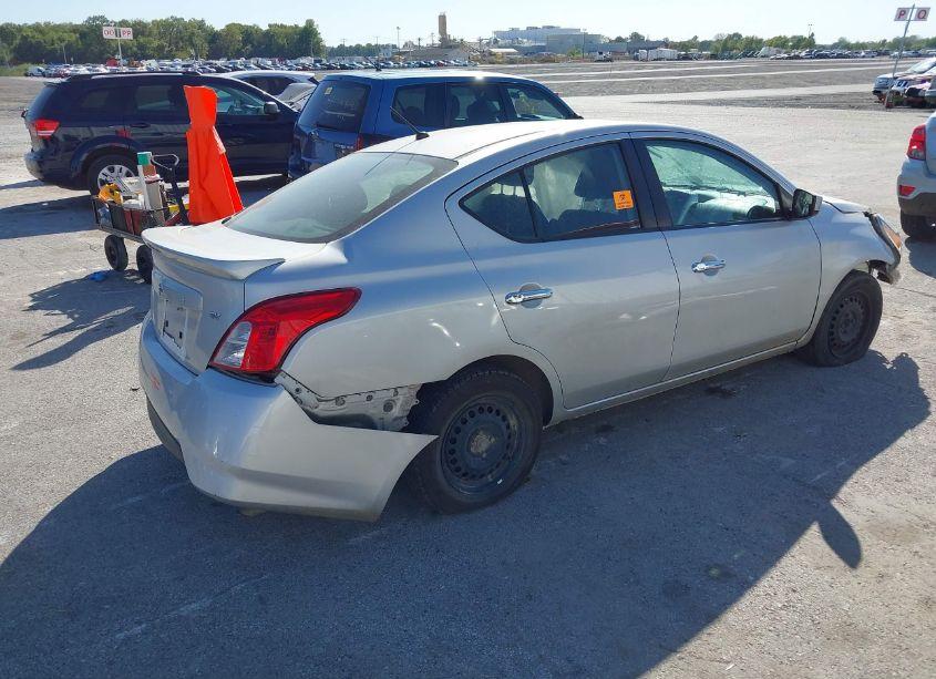Photo 4 of 2019 Nissan Versa 1.6 SV (VIN 3N1CN7AP3KL833190)