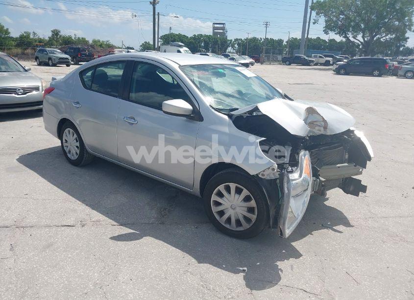 2019 Nissan Versa 1.6 SV (VIN 3N1CN7AP3KL856176) main photo