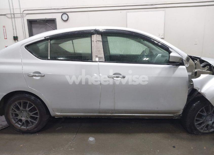 Photo 13 of 2019 Nissan Versa 1.6 SV (VIN 3N1CN7AP3KL856498)