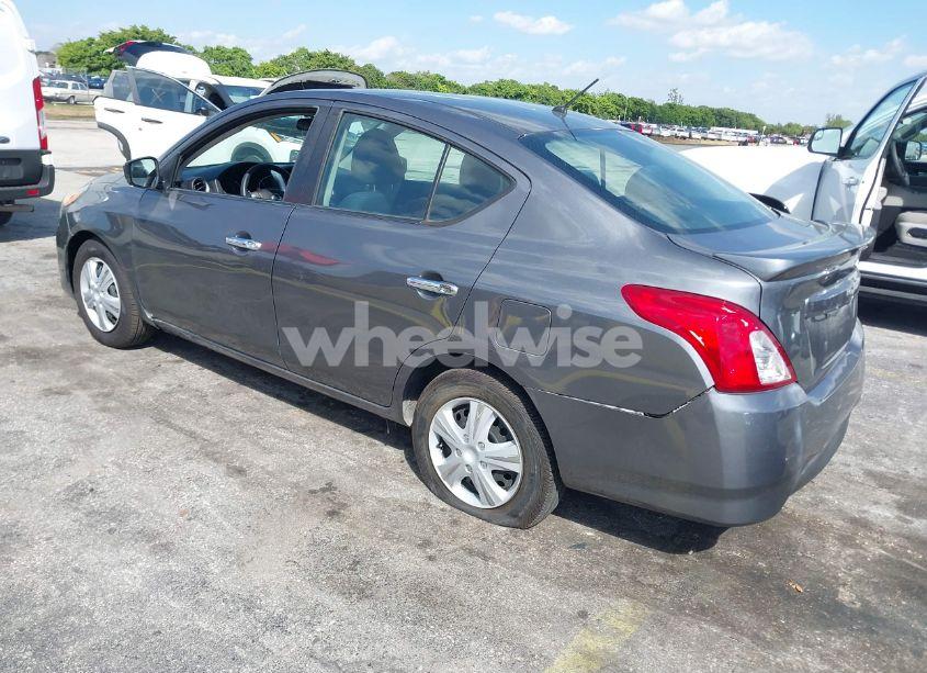 Photo 3 of 2019 Nissan Versa 1.6 SV (VIN 3N1CN7AP3KL875830)