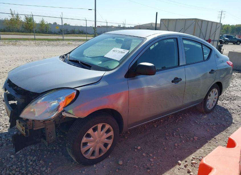 Photo 2 of 2013 Nissan Versa 1.6 S (VIN 3N1CN7AP4DL844105)