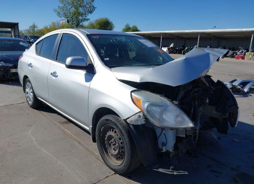 2013 Nissan Versa 1.6 SV (VIN 3N1CN7AP4DL864001) main photo