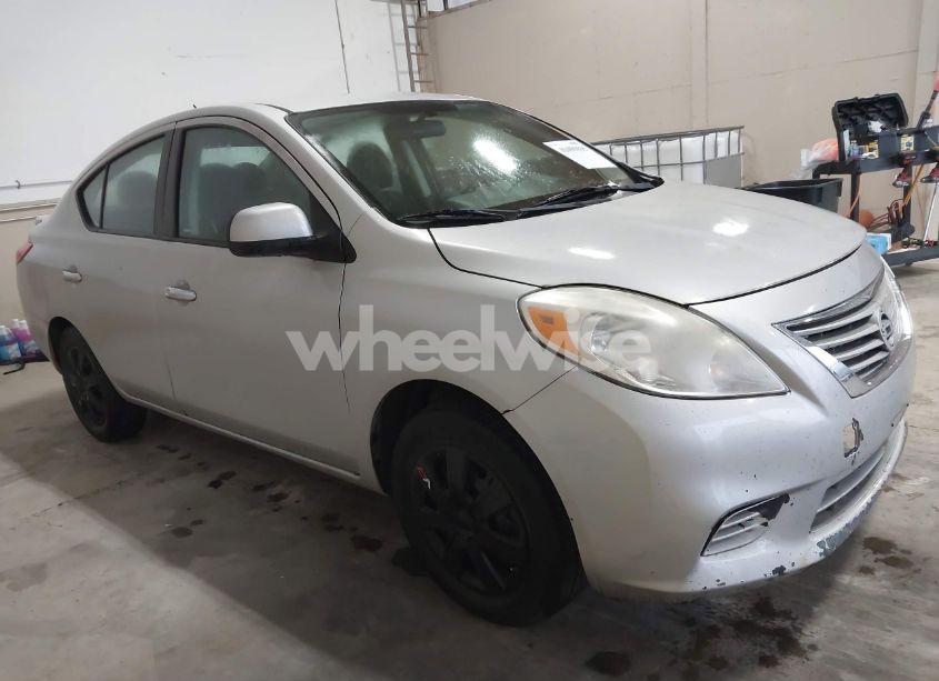 2014 Nissan Versa 1.6 S/1.6 S+/1.6 SL/1.6 SV (VIN 3N1CN7AP4EK440552) main photo