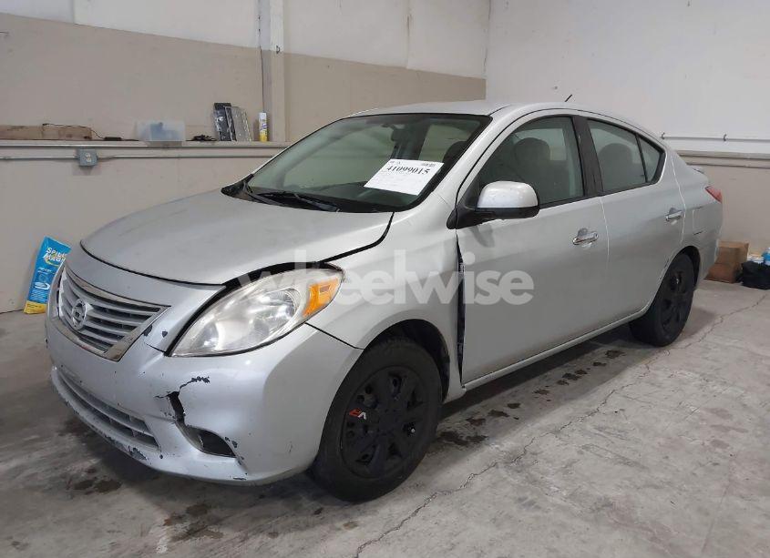 Photo 2 of 2014 Nissan Versa 1.6 S/1.6 S+/1.6 SL/1.6 SV (VIN 3N1CN7AP4EK440552)
