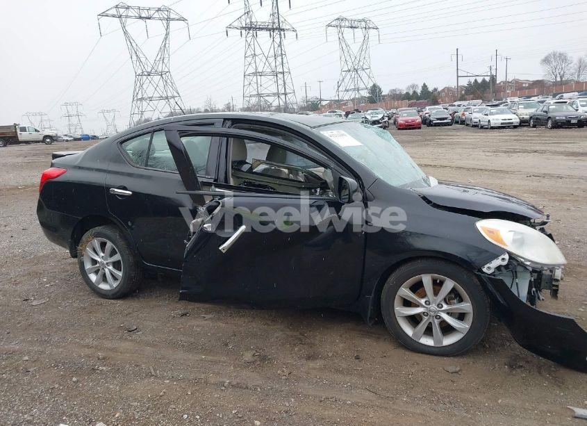 2014 Nissan Versa 1.6 SL (VIN 3N1CN7AP4EL828312) main photo