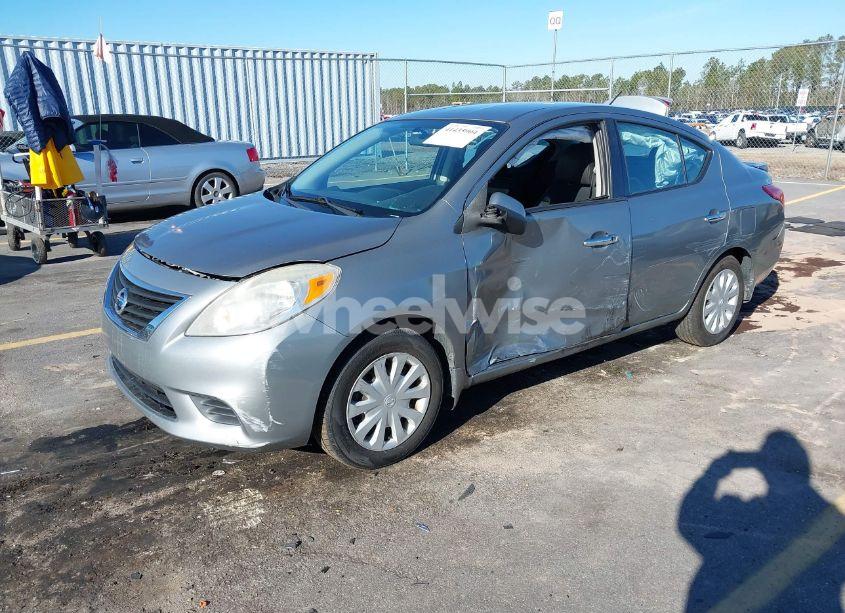Photo 2 of 2014 Nissan Versa 1.6 S/1.6 S+/1.6 SL/1.6 SV (VIN 3N1CN7AP4EL862427)
