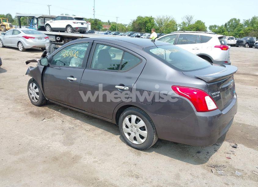 Photo 3 of 2015 Nissan Versa 1.6 SV (VIN 3N1CN7AP4FL803301)