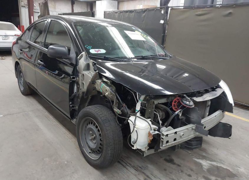 2015 Nissan Versa 1.6 S (VIN 3N1CN7AP4FL844334) main photo