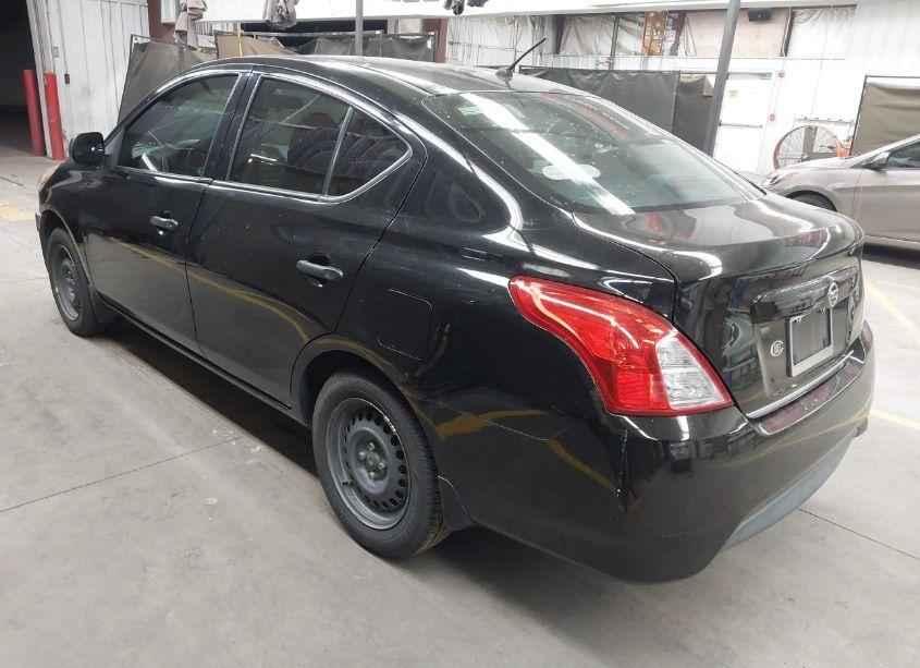 Photo 3 of 2015 Nissan Versa 1.6 S (VIN 3N1CN7AP4FL844334)