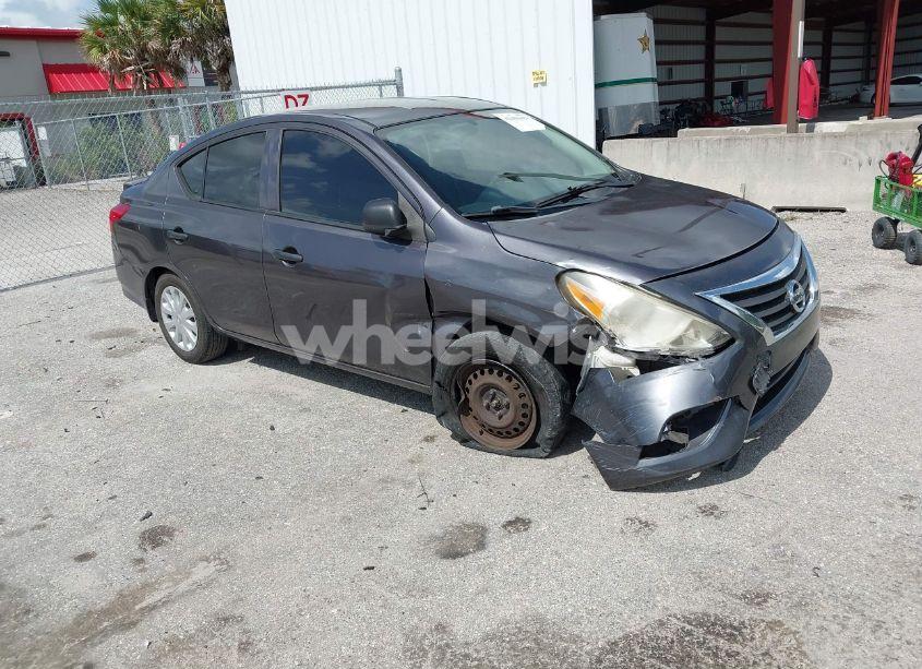 2015 Nissan Versa 1.6 S+ (VIN 3N1CN7AP4FL852899) main photo