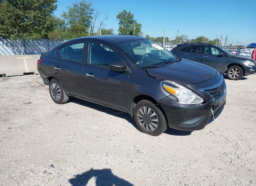 2015 Nissan Versa 1.6 SV (VIN 3N1CN7AP4FL895638) main photo