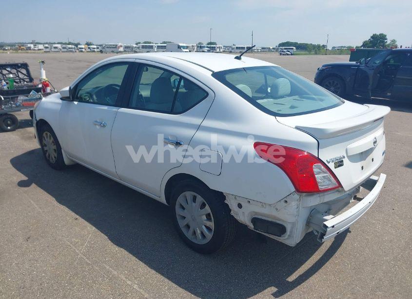 Photo 3 of 2015 Nissan Versa 1.6 SV (VIN 3N1CN7AP4FL904953)