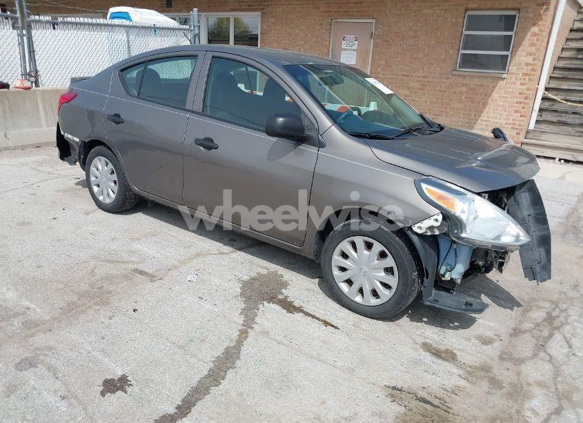 2015 Nissan Versa 1.6 S+ (VIN 3N1CN7AP4FL914897) main photo