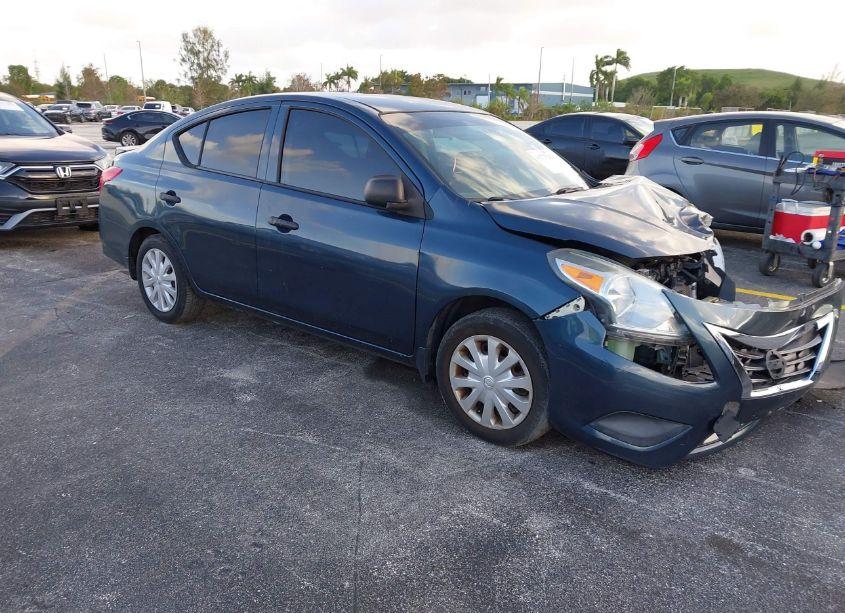 2015 Nissan Versa 1.6 S+ (VIN 3N1CN7AP4FL923390) main photo