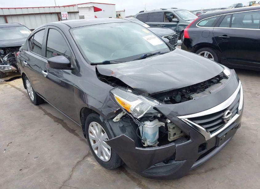 2015 Nissan Versa 1.6 SV (VIN 3N1CN7AP4FL951187) main photo