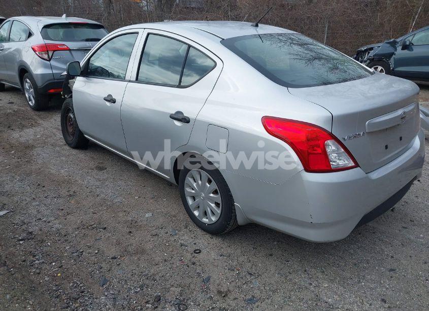 Photo 3 of 2015 Nissan Versa 1.6 S (VIN 3N1CN7AP4FL955630)