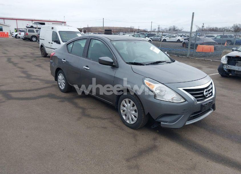 2016 Nissan Versa 1.6 SV (VIN 3N1CN7AP4GL838518) main photo