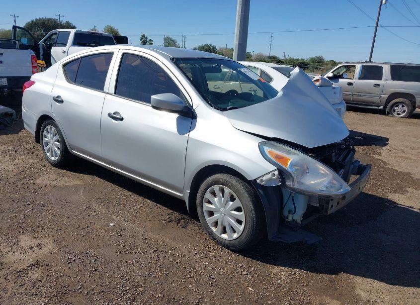 2016 Nissan Versa 1.6 S (VIN 3N1CN7AP4GL839734) main photo