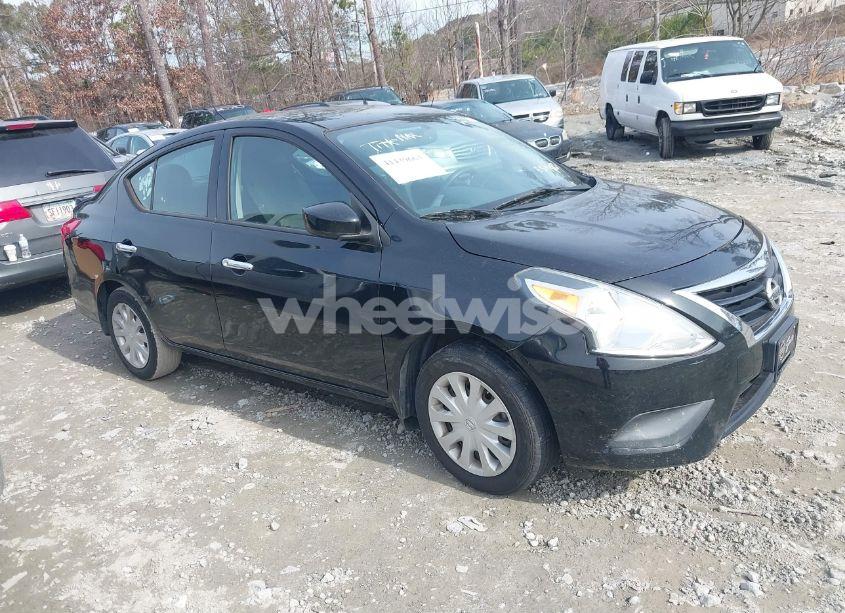 2016 Nissan Versa 1.6 SV (VIN 3N1CN7AP4GL859482) main photo