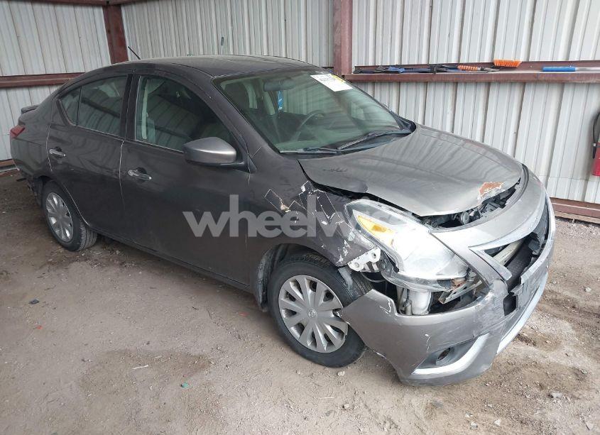 2016 Nissan Versa 1.6 SV (VIN 3N1CN7AP4GL897701) main photo