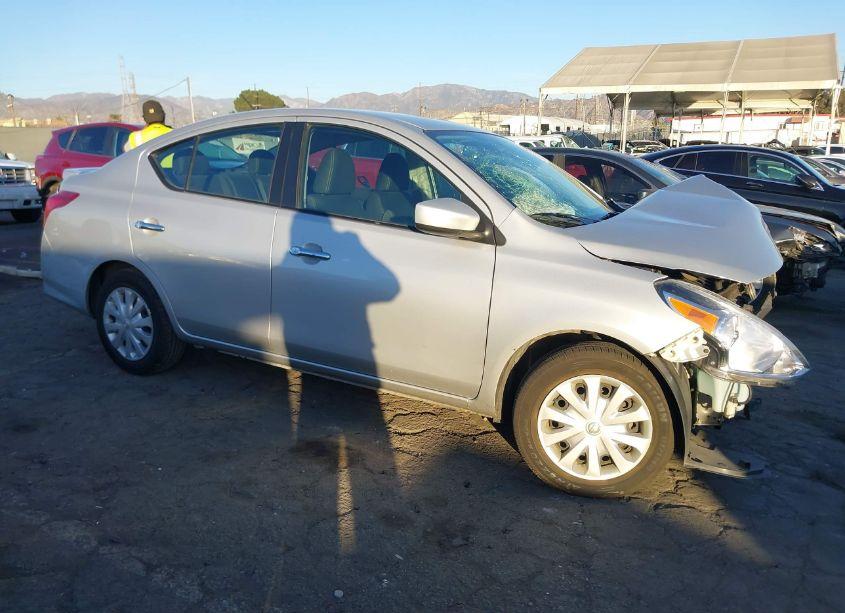 2017 Nissan Versa 1.6 SV (VIN 3N1CN7AP4HL804967) main photo
