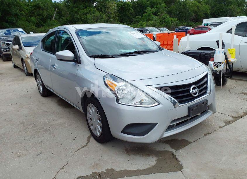 2018 Nissan Versa 1.6 SV (VIN 3N1CN7AP4JK396756) main photo