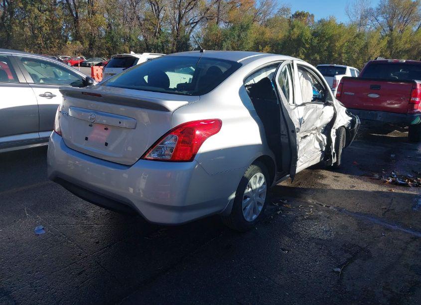 Photo 4 of 2018 Nissan Versa 1.6 S+ (VIN 3N1CN7AP4JL810676)