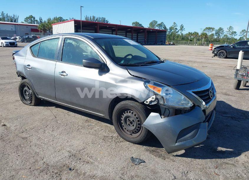 2018 Nissan Versa 1.6 SV (VIN 3N1CN7AP4JL833343) main photo