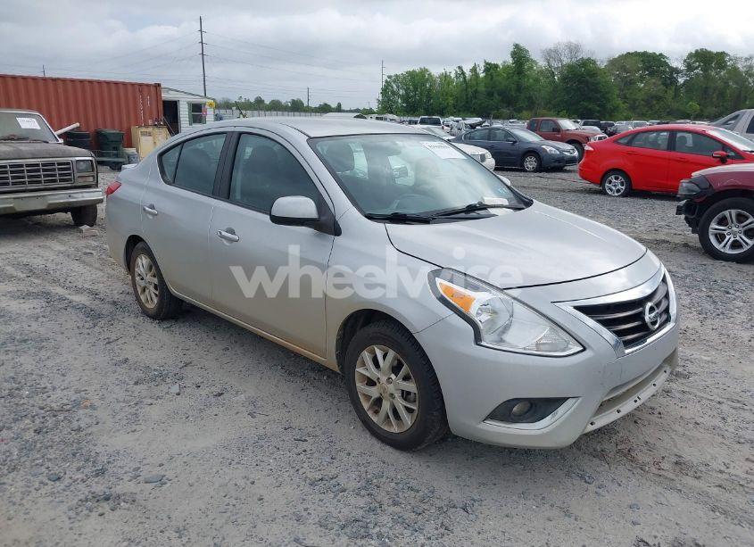 2018 Nissan Versa 1.6 SV (VIN 3N1CN7AP4JL844956) main photo