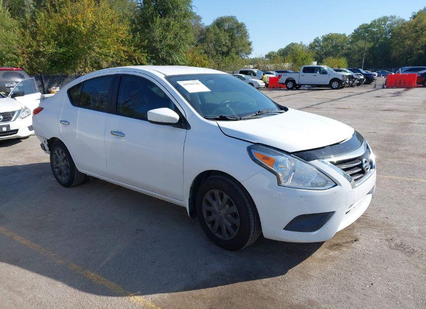 2018 Nissan Versa 1.6 SV (VIN 3N1CN7AP4JL884339) main photo