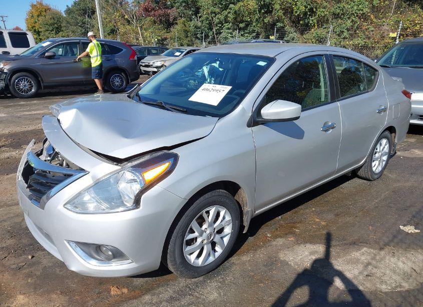 Photo 2 of 2019 Nissan Versa 1.6 SV (VIN 3N1CN7AP4KL837801)