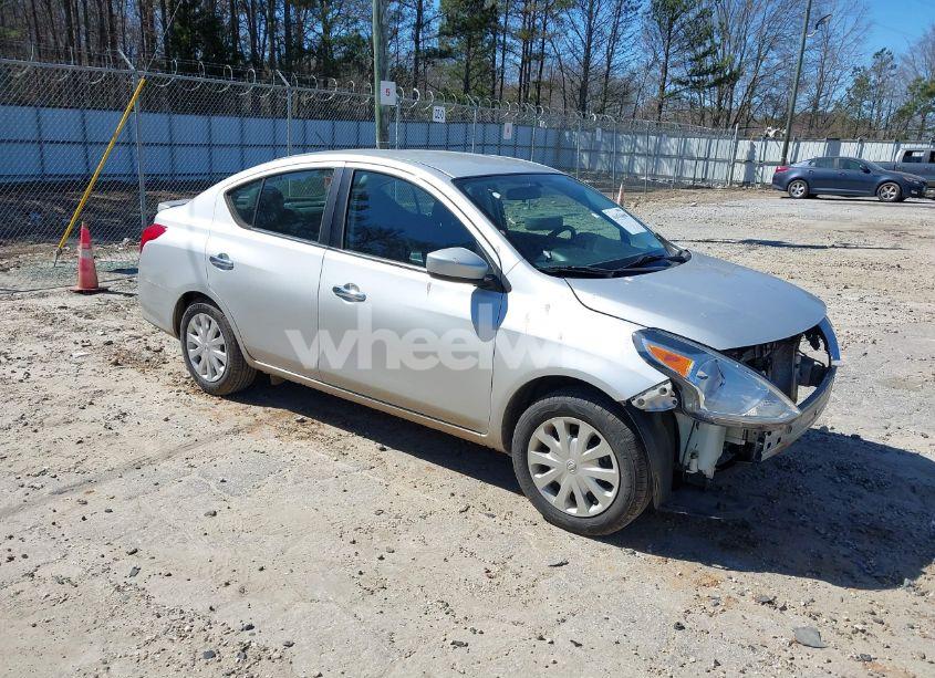 2019 Nissan Versa 1.6 SV (VIN 3N1CN7AP4KL878414) main photo