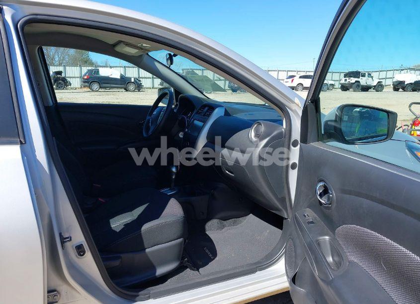 Photo 5 of 2019 Nissan Versa 1.6 SV (VIN 3N1CN7AP4KL878414)